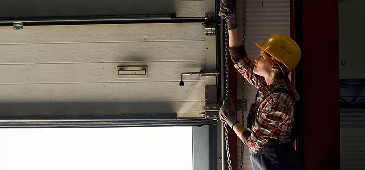 Addressing Common Garage Door Stoppage Issues in Lakeland, FL